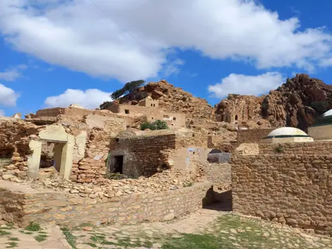 Discover Tunisian Heritage, History , Scenic Villages and skifa kahla