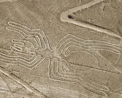 Enigmatic Nasca 02 Days / 01 Night