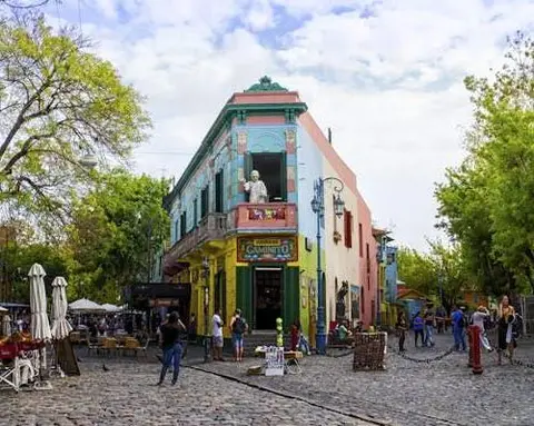 <<CARNAVAL IN BUENOS AIRES 2025 >> 6 DAYS/ 5 NIGHTS<<