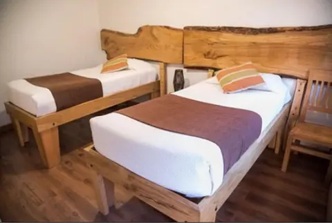 Don Raúl, Room