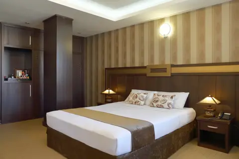 Gostaresh Hotel, 