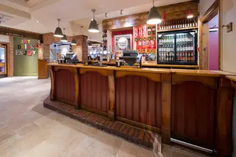 Premier Inn Farnborough West (Southwood), 