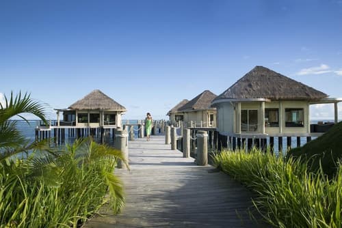 Coconuts Beach Club Resort & Spa, 