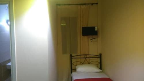 Orpheus Hotel - Hostel, 