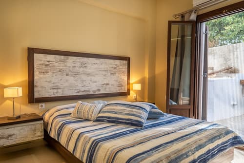Theoxenia Suites, 