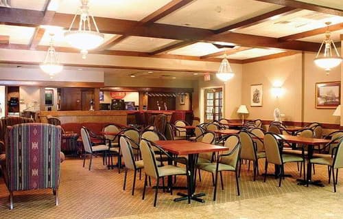 Knights Inn Toronto East, 