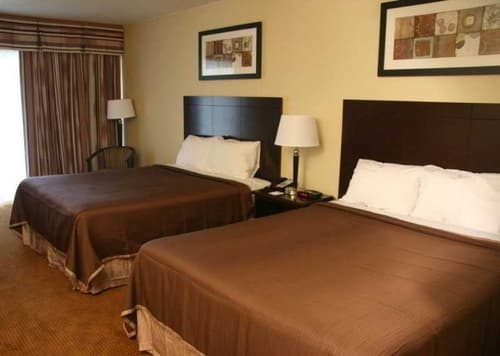 Knights Inn Toronto East, 