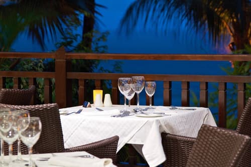 Le Méridien Fisherman's Cove, 