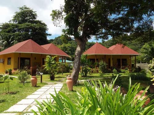 Les Lauriers Eco Hotel & Restaurant, 