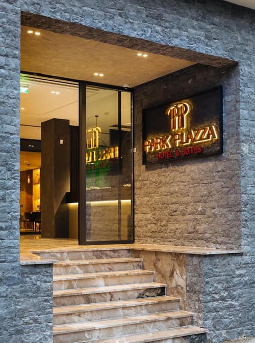Park Plazza Hotel, 