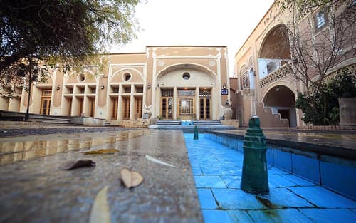 Moshir Al-mamalek Hotel, 