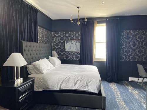 Midnight Sun, a Coast Hotel, 