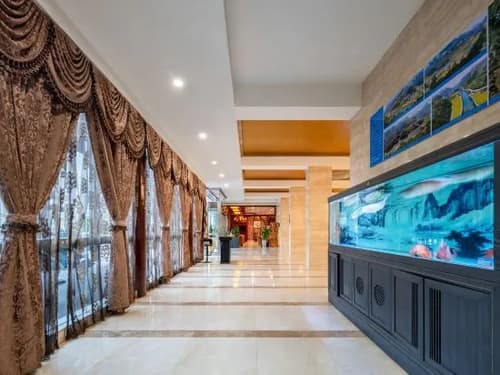 Phoenix International Hotel, 