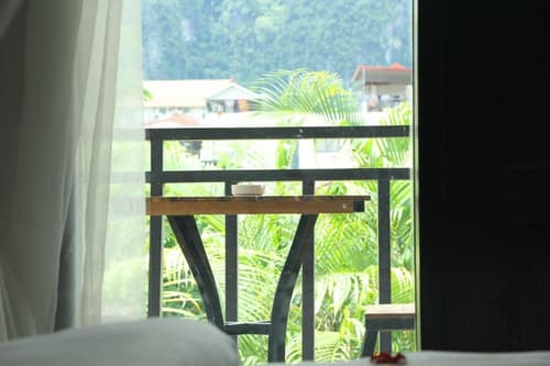 Confetti Garden Resort, 