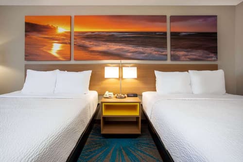 Days Inn by Wyndham Marquette, 