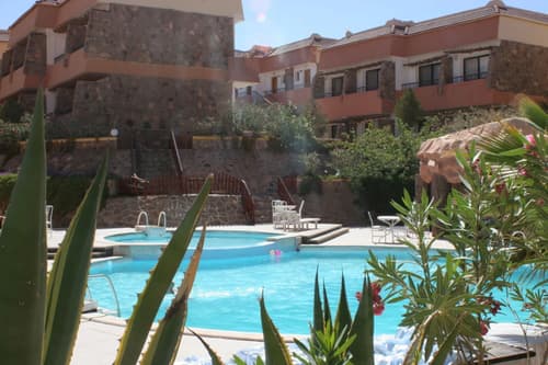 Catherine Plaza Hotel, 