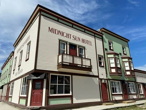 Midnight Sun, a Coast Hotel, 