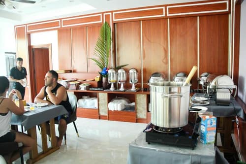 Confetti Garden Resort, 