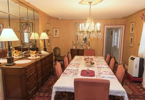 La Reserve Bed & Breakfast, 