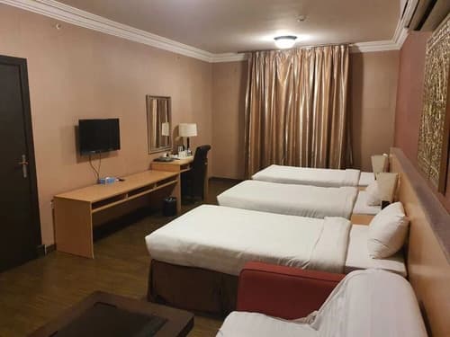 Shmoukh Hotel, 
