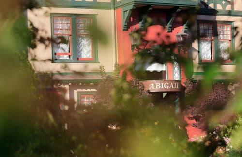 Abigail's Hotel, 