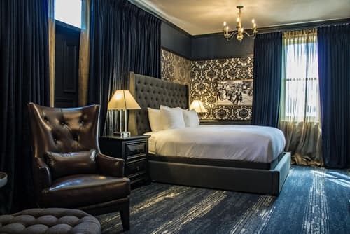 Midnight Sun, a Coast Hotel, 