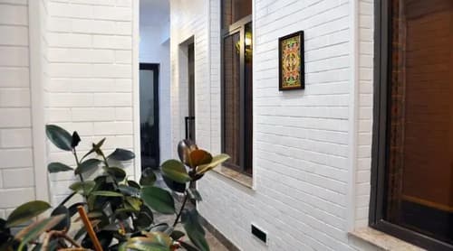 Parliament Palace Hotel, 