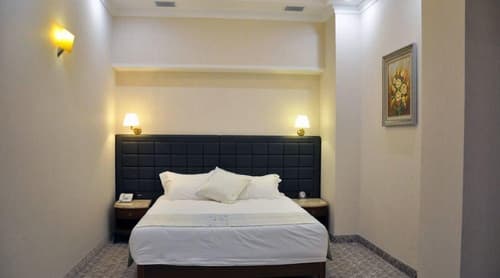 Parliament Palace Hotel, 