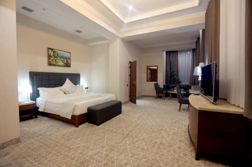 Parliament Palace Hotel, 