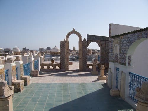 Tunisia Tour Stellare: Storia, oasi e galassie