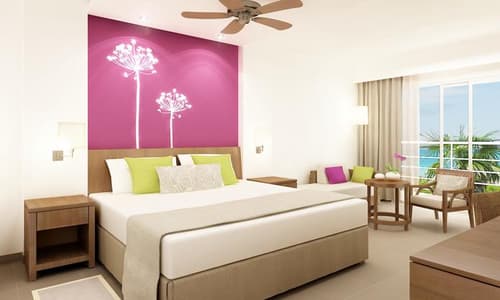 Valentin Perla Blanca, ROOM