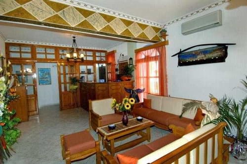 Deluxe Hotel Santorini, GENERAL