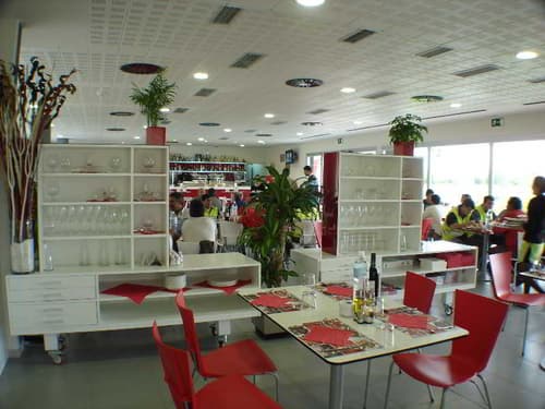 Villa De Los Arcos, RESTAURANT