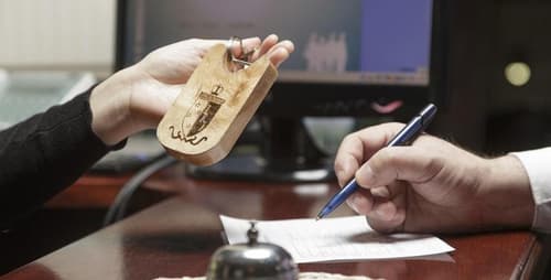 Isla Rey Jorge, HOTEL