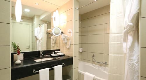 Golden Tulip Downtown Abu Dhabi, ROOM