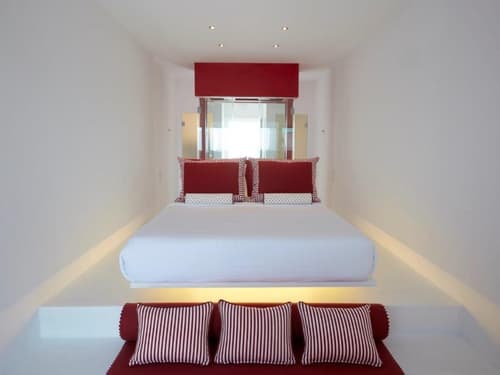 Adore Santorini, ROOM