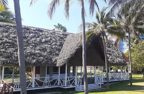Hotel Playa Caleta, HOTEL