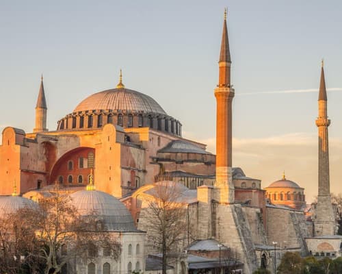 EXPLORE CITY ISTANBUL in compagnia