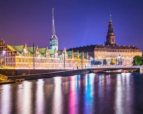 EXPLORE CITY COPENAGHEN in compagnia