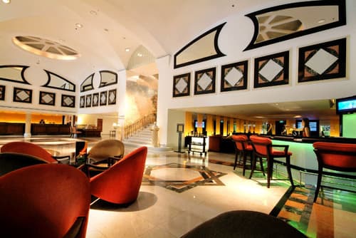 Rembrandt Hotel & Suites Bangkok, COM