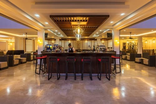 Roc Casa del Mar, BAR