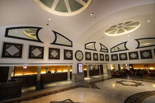 Rembrandt Hotel & Suites Bangkok, COM