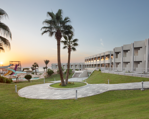 V Hotel (ex Pyramisa)