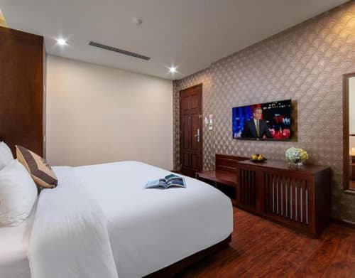 Emerald Hotel Hanoi Hai Ba Trung, 
