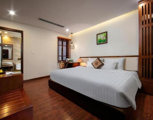 Emerald Hotel Hanoi Hai Ba Trung, 