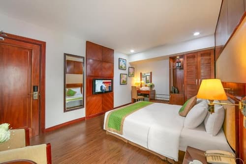 Emerald Hotel Hanoi Hai Ba Trung, 