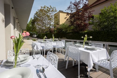 Hotel Old Town, Terraza o patio