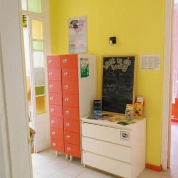 Feetup Garden House Hostel Barcelona, Interior Entrance