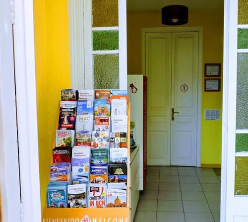Feetup Garden House Hostel Barcelona, Interior Entrance