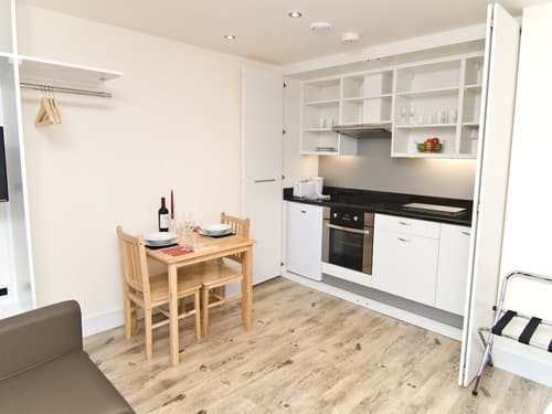 Finsbury Serviced Apartments, Room